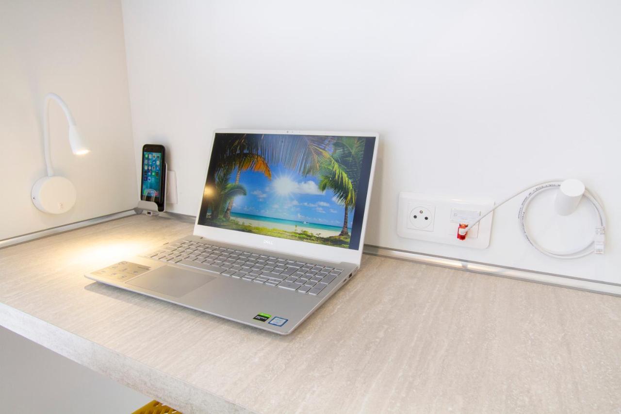 Soleil D'Ete - Netflix & Wifi - Balcon - Climatisation - Parking Gratuit - Check-In 24H24 - Emplacement Velos - Goodmarning Châlons-en-Champagne Kültér fotó