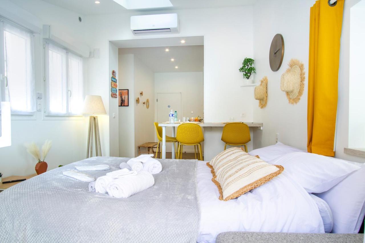 Soleil D'Ete - Netflix & Wifi - Balcon - Climatisation - Parking Gratuit - Check-In 24H24 - Emplacement Velos - Goodmarning Châlons-en-Champagne Kültér fotó