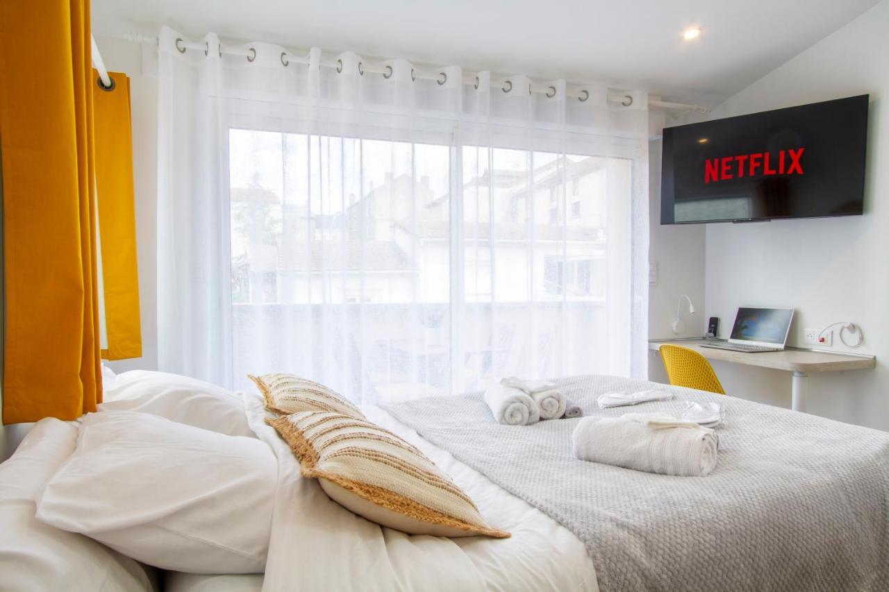 Soleil D'Ete - Netflix & Wifi - Balcon - Climatisation - Parking Gratuit - Check-In 24H24 - Emplacement Velos - Goodmarning Châlons-en-Champagne Kültér fotó