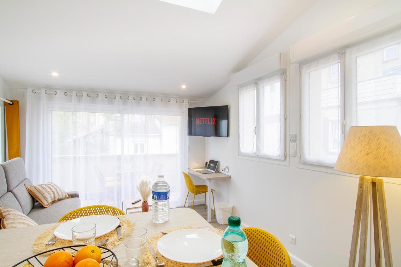 Soleil D'Ete - Netflix & Wifi - Balcon - Climatisation - Parking Gratuit - Check-In 24H24 - Emplacement Velos - Goodmarning Châlons-en-Champagne Kültér fotó